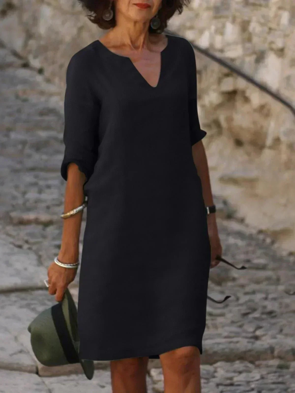 Valenzora | Stylish dress with elegant V-neck