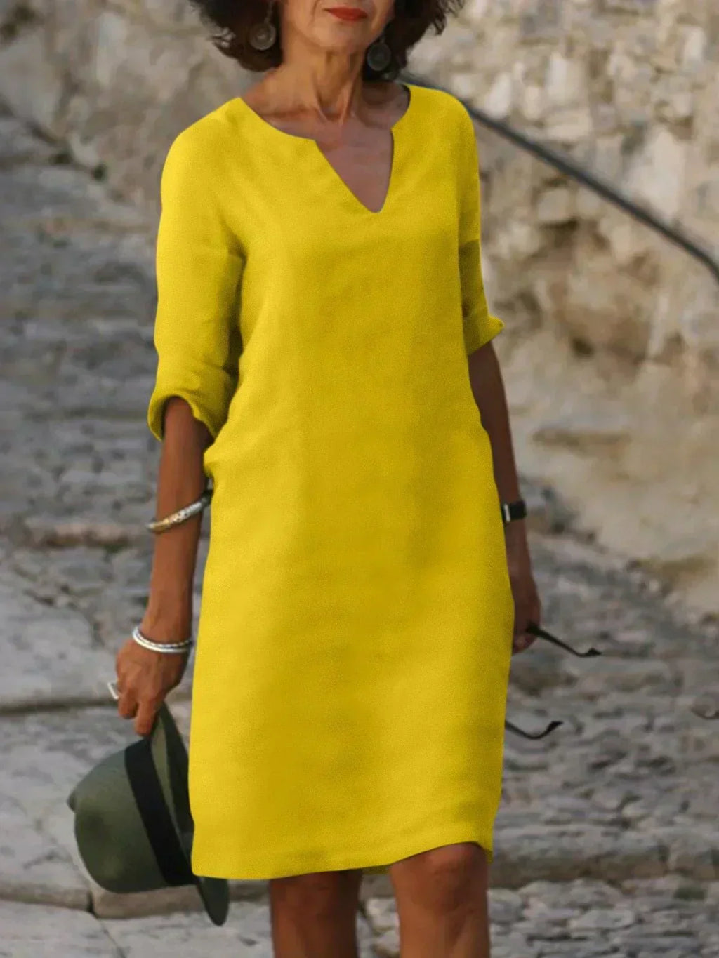 Valenzora | Stylish dress with elegant V-neck