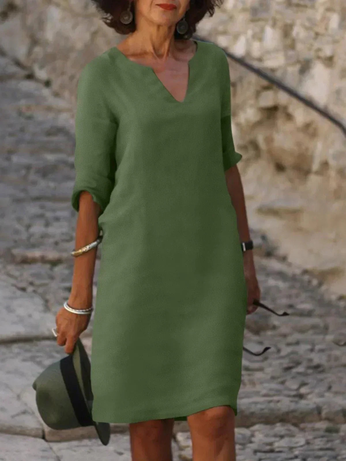 Valenzora | Stylish dress with elegant V-neck