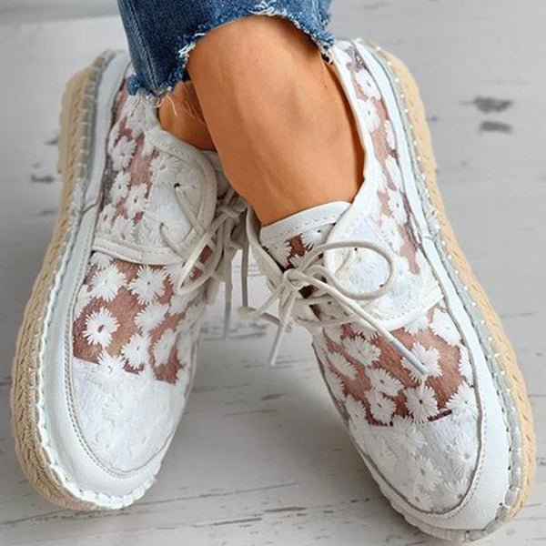 Valenzora | Breathable lace sneakers with floral embroidery for women