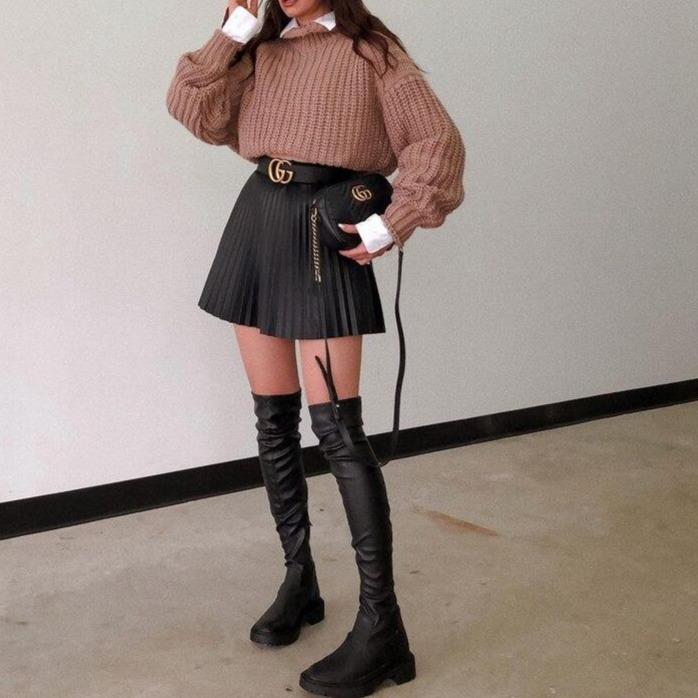 Short pleated skirt