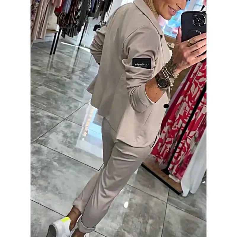 Valenzora | 2-teiliges Set bestehend aus einem lässigen Blazer und einer Hose