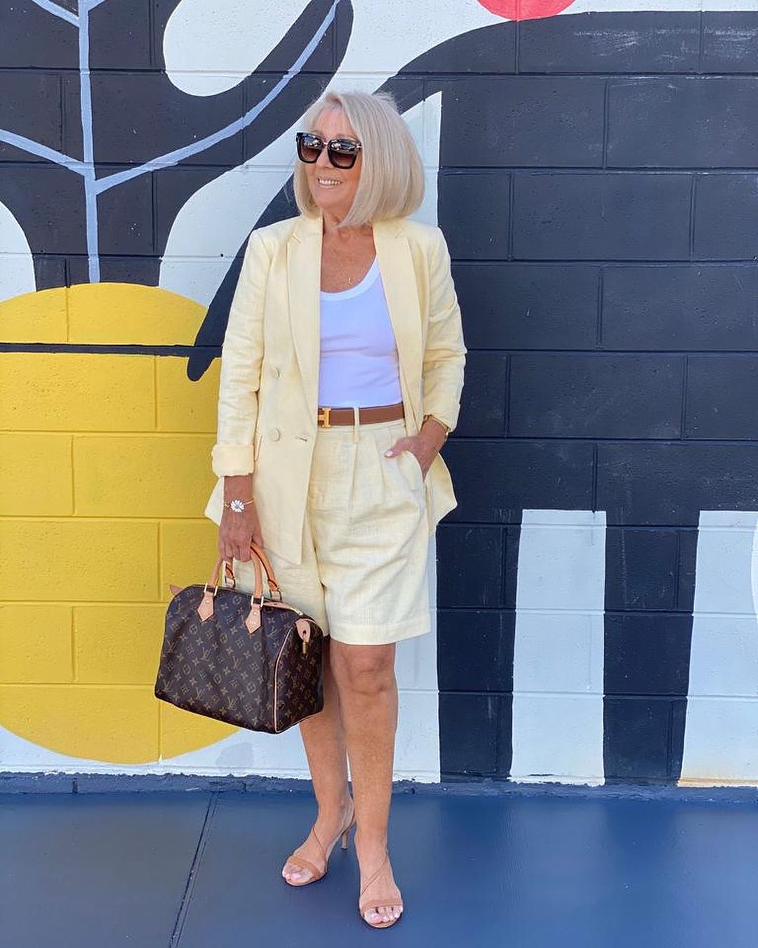 Valenzora | Luftiges Set aus Blumenjacke & Shorts