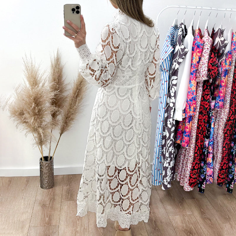 Valenzora | Timeless spring dress with delicate details