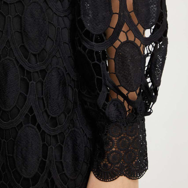 Valenzora | Timeless spring dress with delicate details