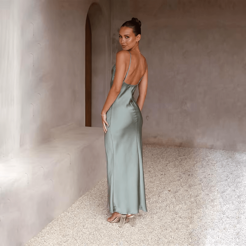 Valenzora | Timeless satin dress with open back and elegant design