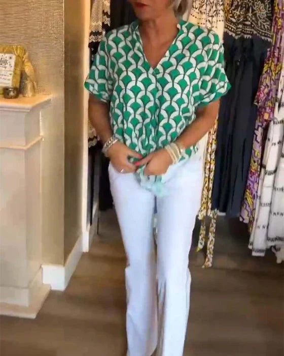 Stella | Casual printed top with V-neck