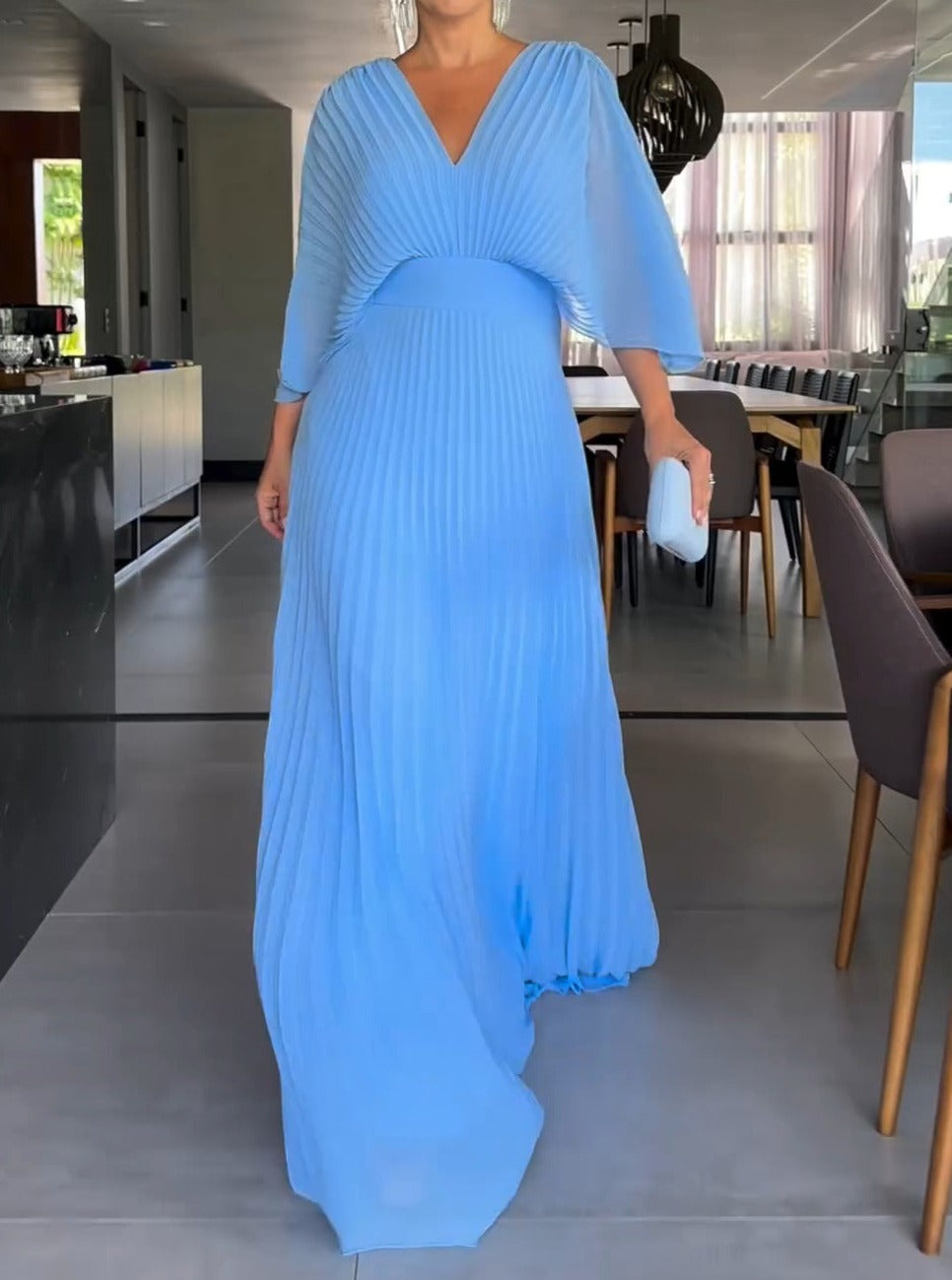 Valenzora | Lebendiges plissiertes Maxikleid