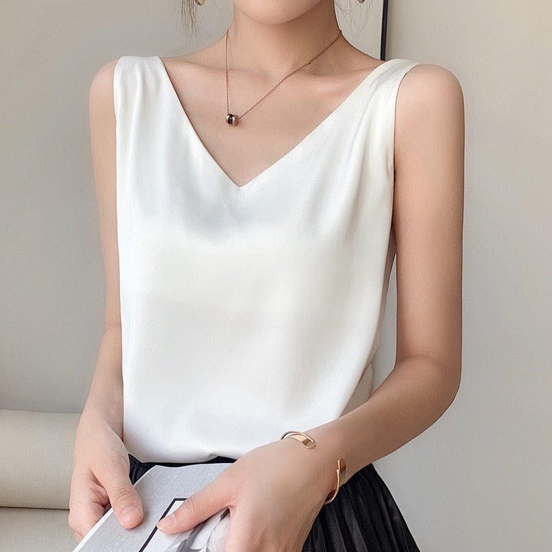 Valenzora | Elegant tank top made of delicate silk