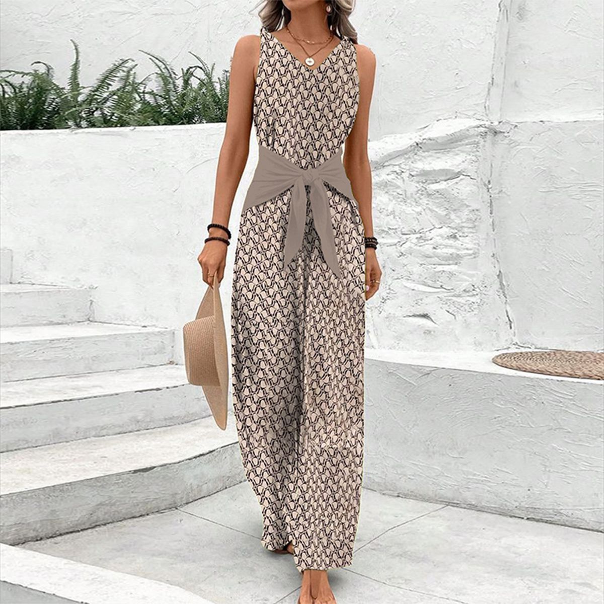 Valenzora | Ärmelloser Jumpsuit mit Rundhalsausschnitt.