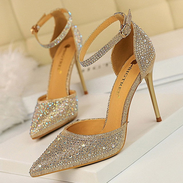 Valenzora | Unter dem Stern Stiletto