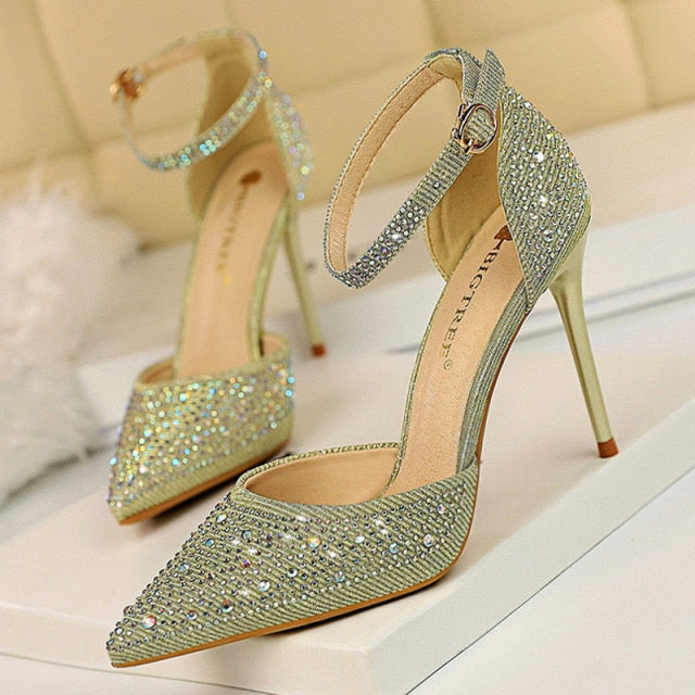 Valenzora | Unter dem Stern Stiletto