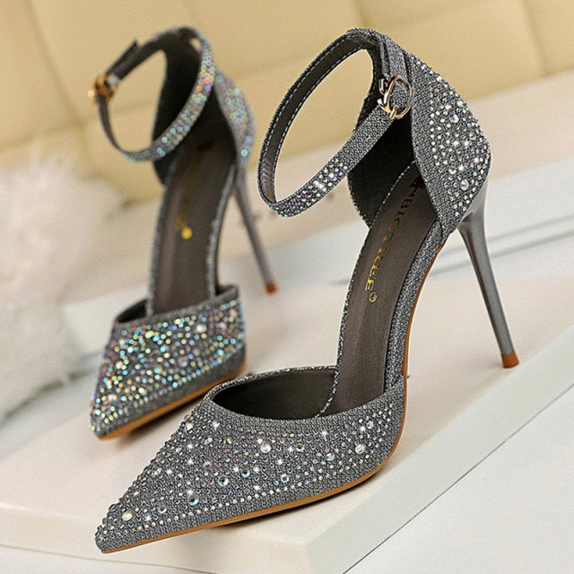 Valenzora | Unter dem Stern Stiletto