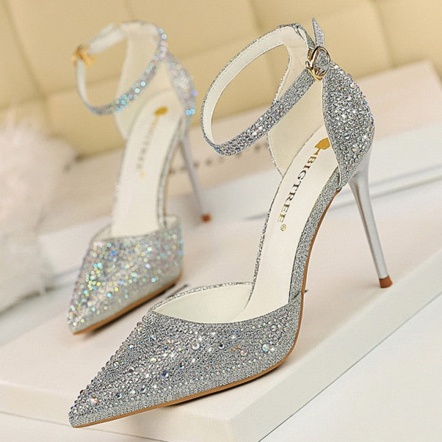 Valenzora | Unter dem Stern Stiletto