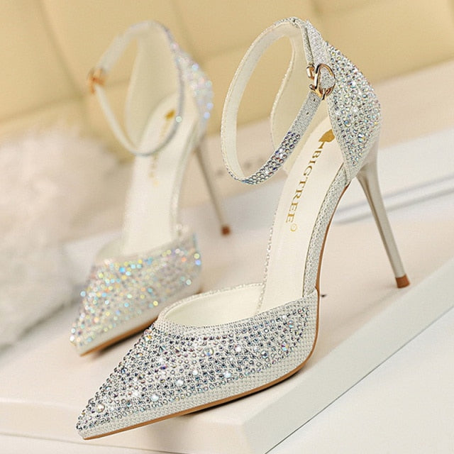 Valenzora | Unter dem Stern Stiletto