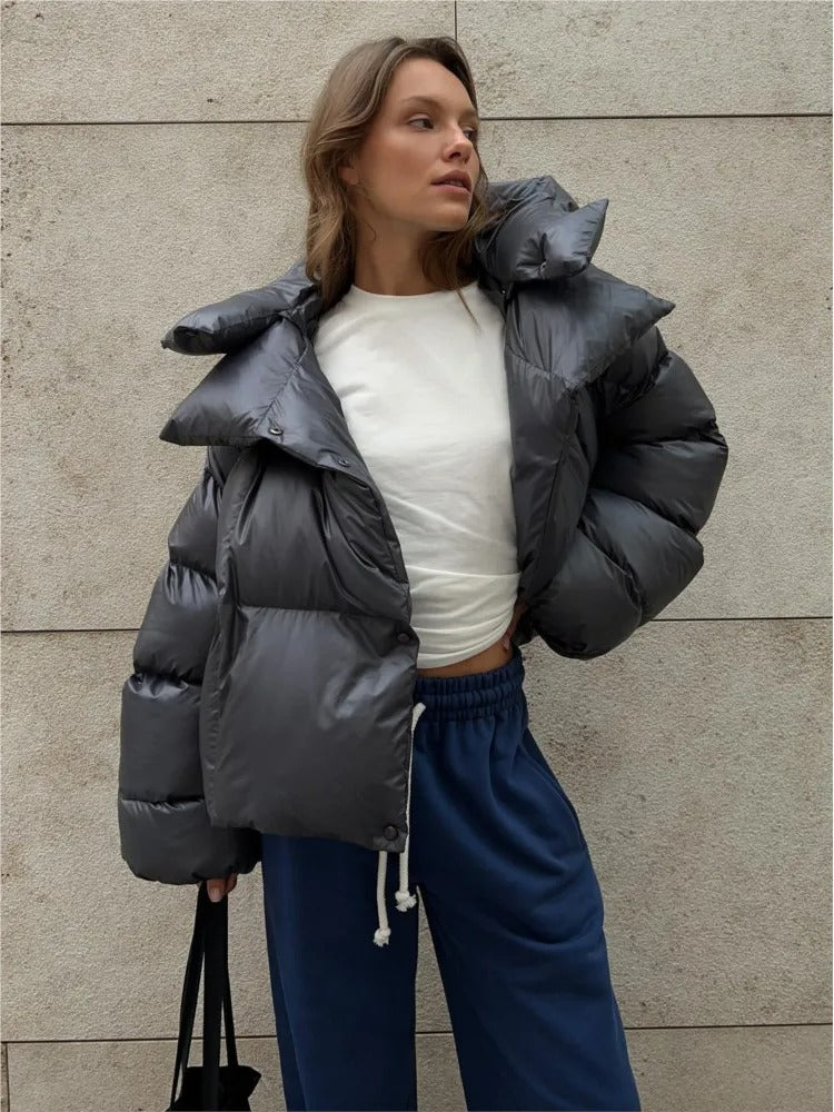 Valenzora | Trendige kurze Damenjacke mit Kapuze und wattiertem Baumwollfutter