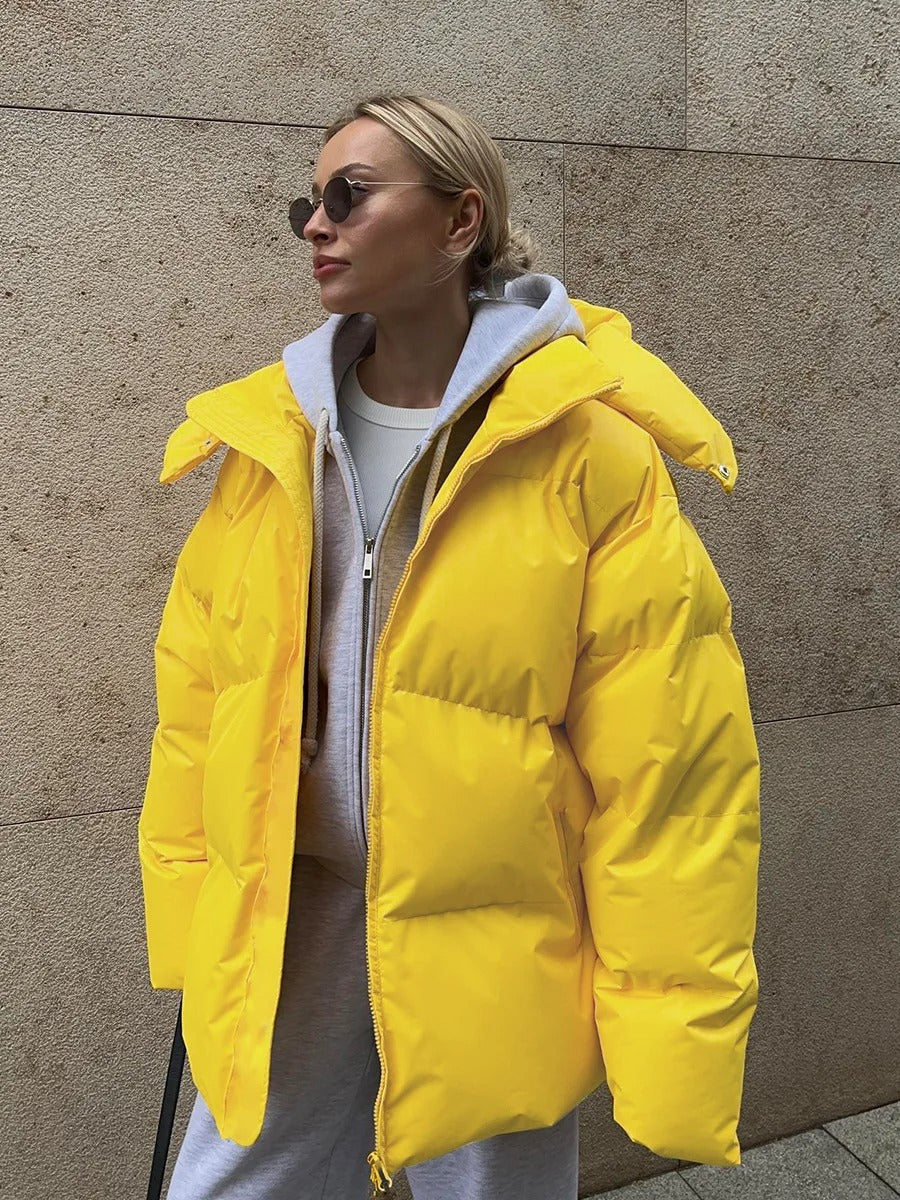 Valenzora | Trendige kurze Damenjacke mit Kapuze und wattiertem Baumwollfutter