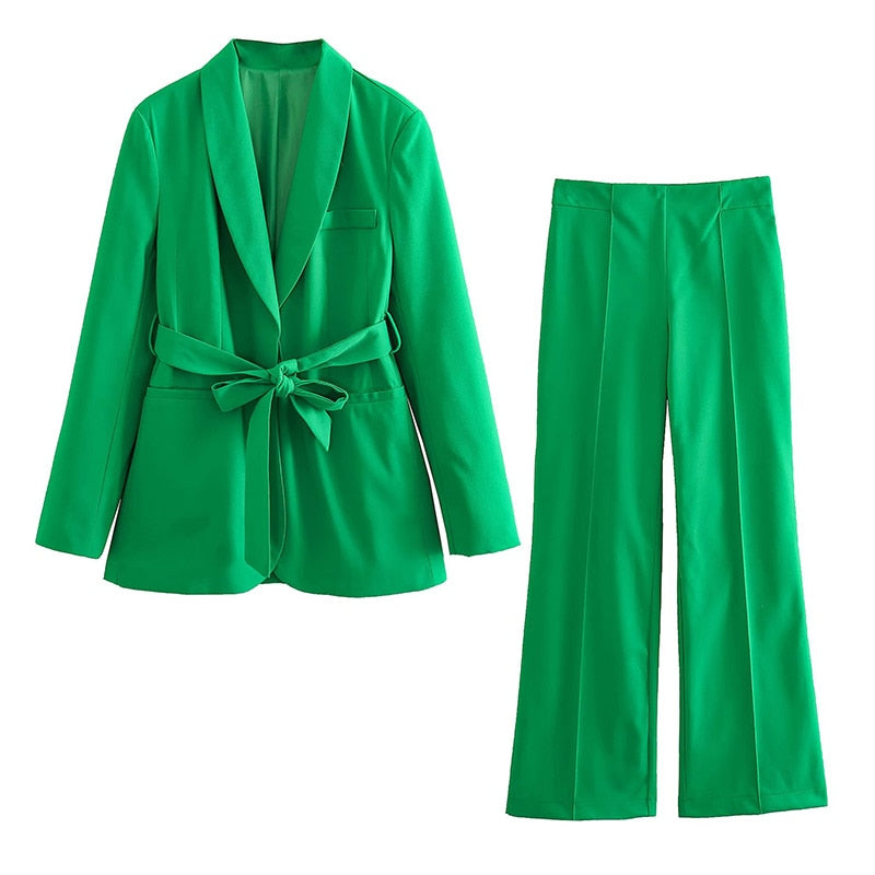 Valenzora | Eleganter Blazer mit Gürtel und passender Hose