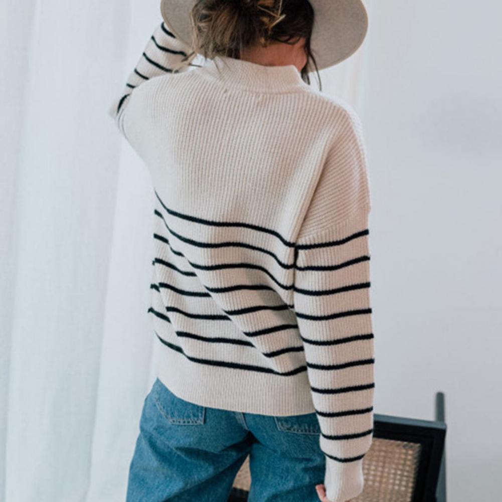 Casual chic pullover with zipper