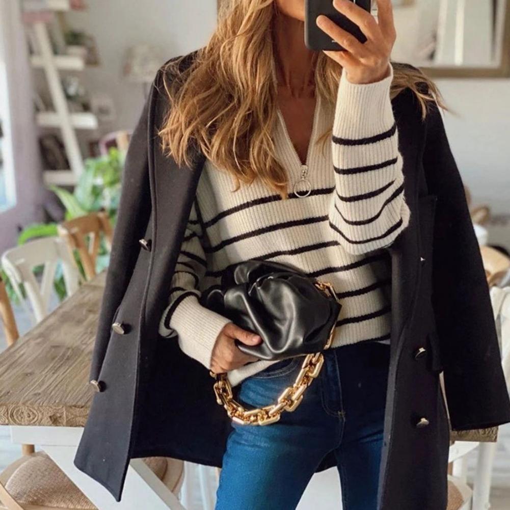 Casual chic pullover with zipper