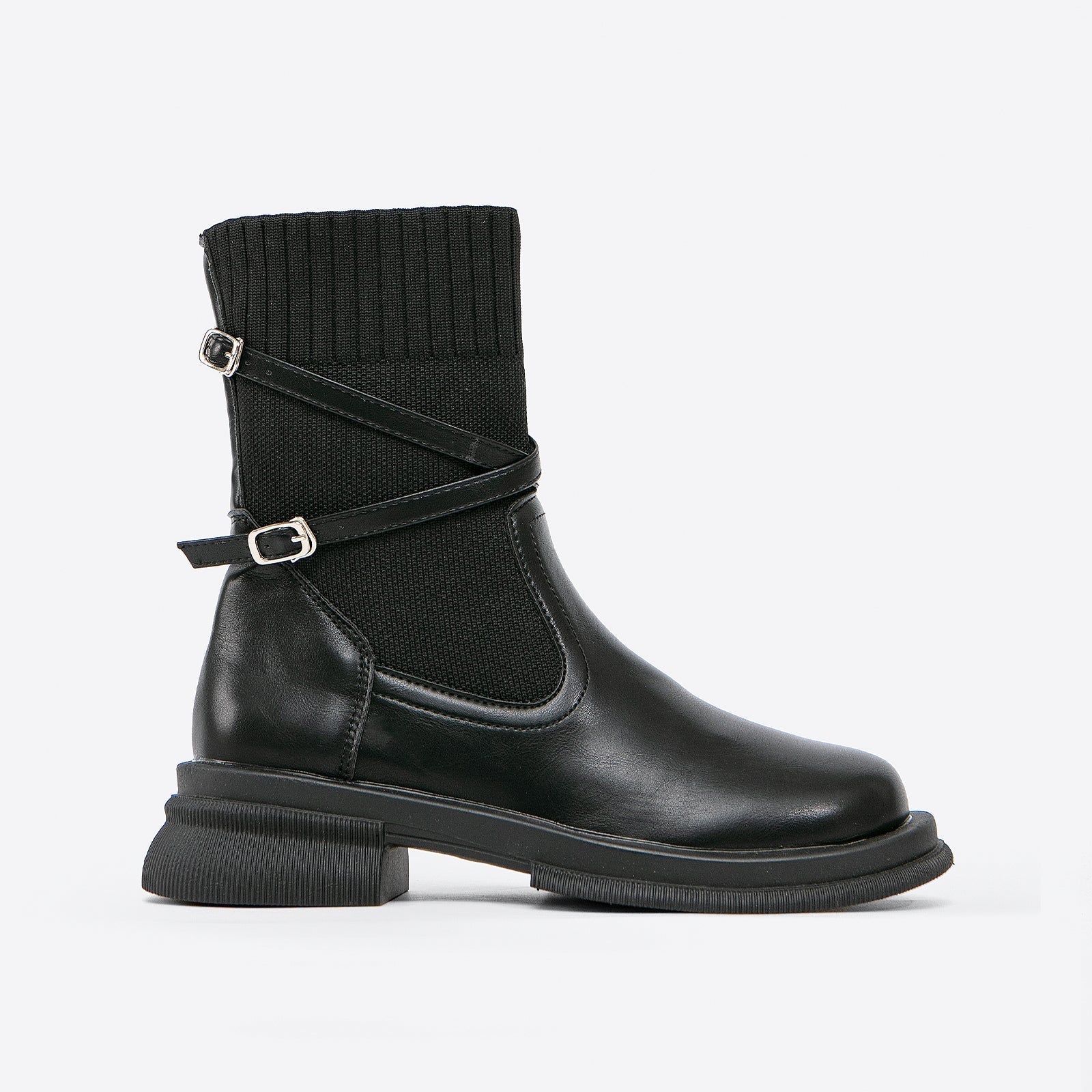 Valenzora | Elegant brown ankle boots with wrap straps
