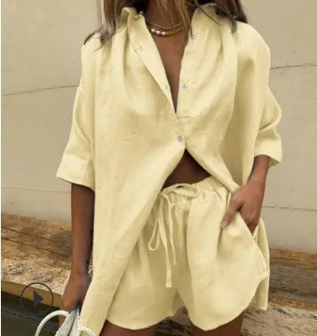 Valenzora | Stylish set with top and shorts