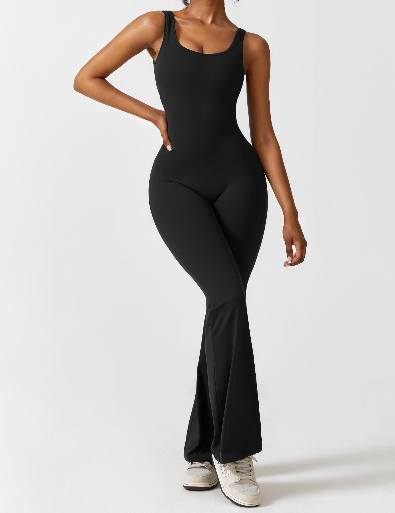 Valenzora | Neck jumpsuit with flared legs | Elegant and figure-hugging design