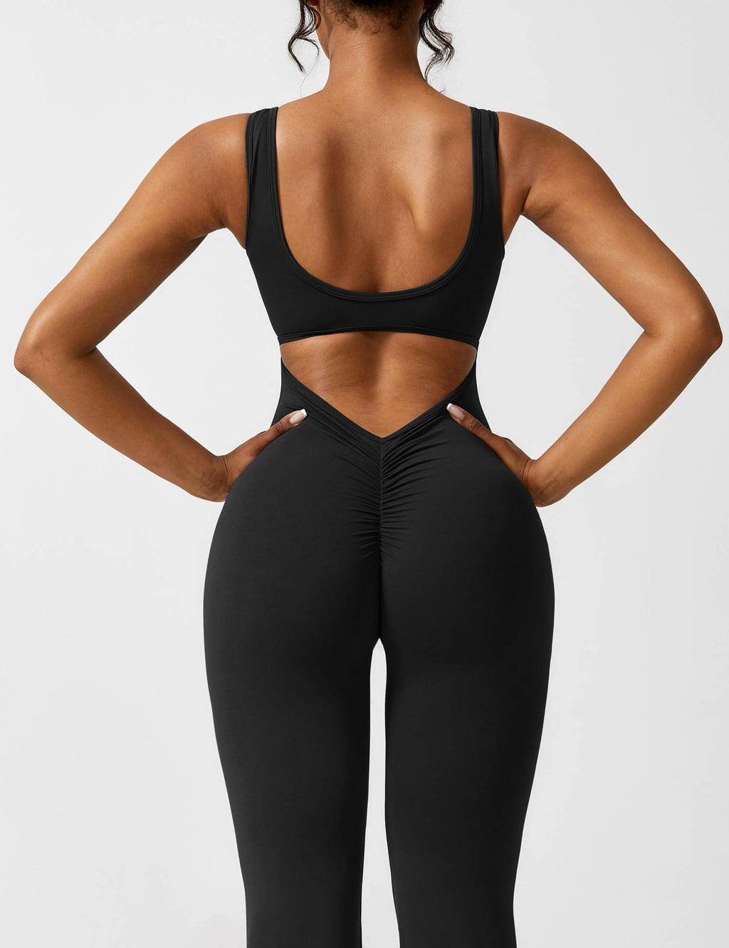 Valenzora | Neck jumpsuit with flared legs | Elegant and figure-hugging design