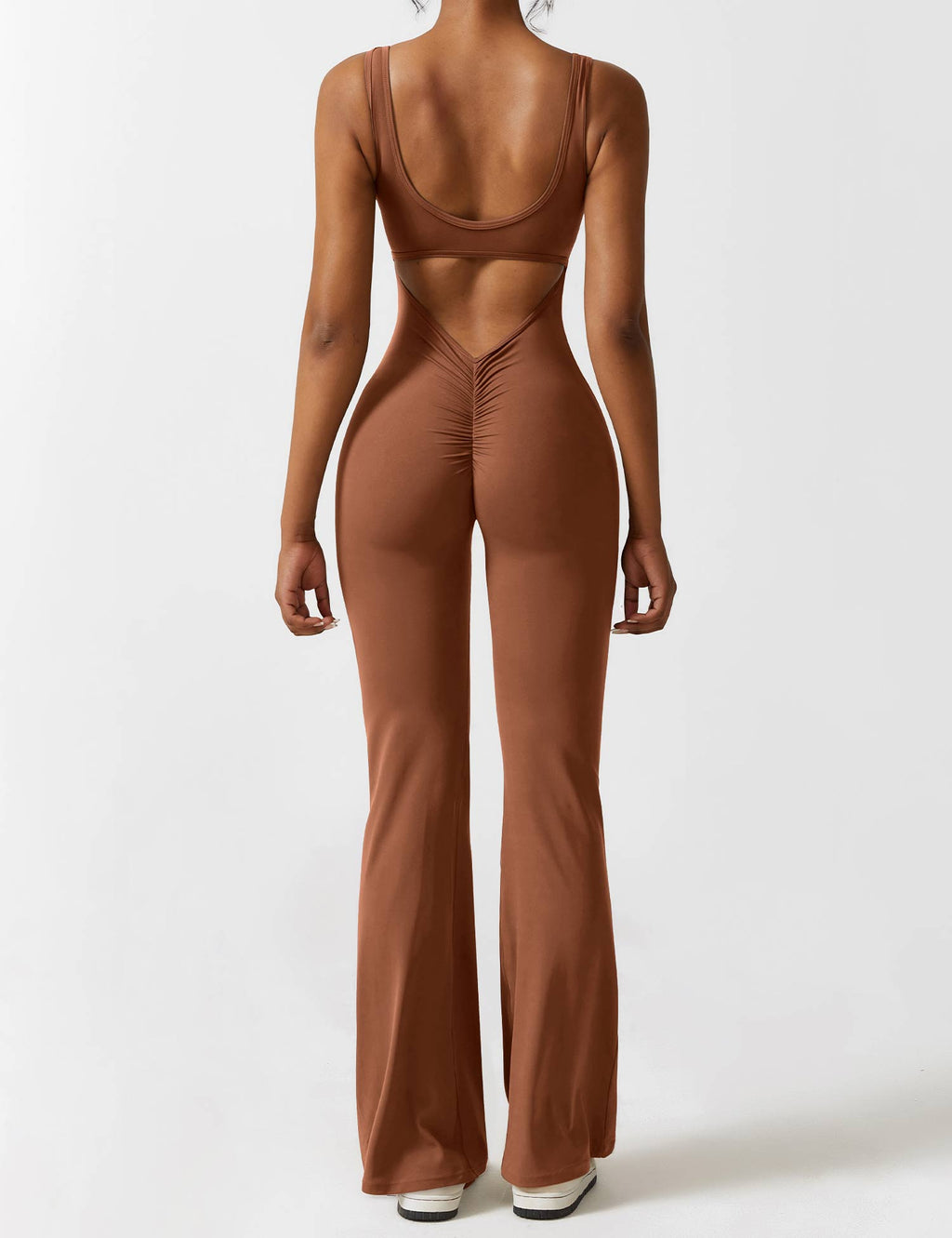 Valenzora | V-back flared jumpsuit