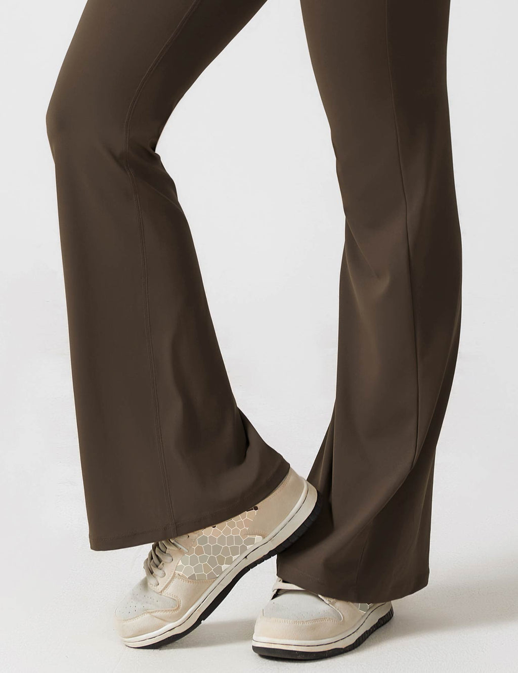 Valenzora | V-back flared jumpsuit
