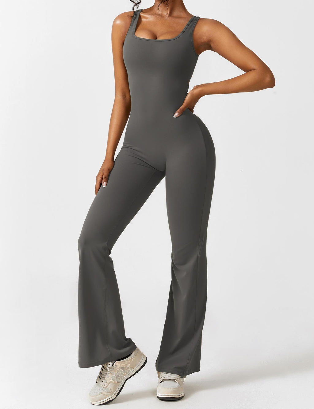 Valenzora | Neck jumpsuit with flared legs | Elegant and figure-hugging design