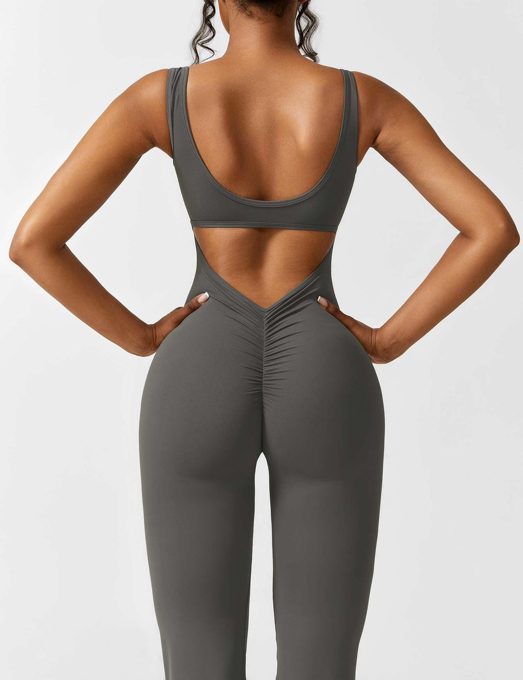 Valenzora | Neck jumpsuit with flared legs | Elegant and figure-hugging design