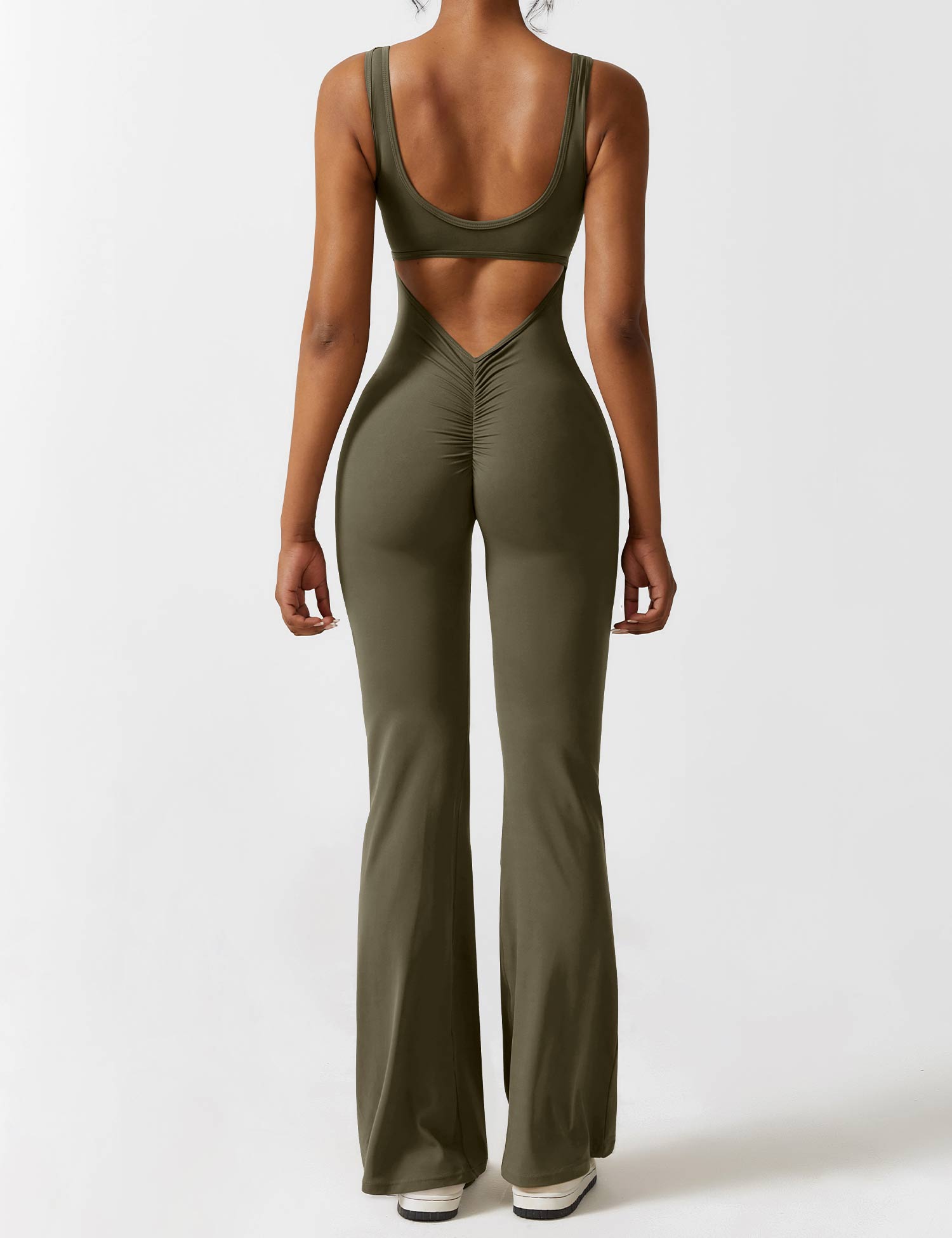 Valenzora | Jumpsuit mit V-Rücken und ausgestelltem Bein