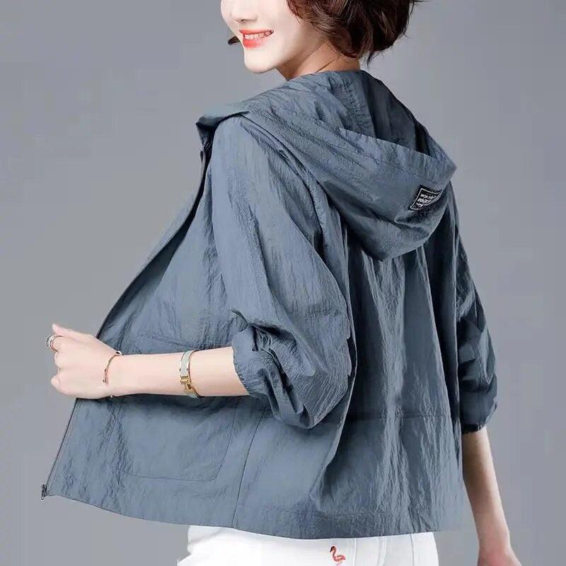 Valenzora | Summer Windbreaker for Women: Style and Comfort