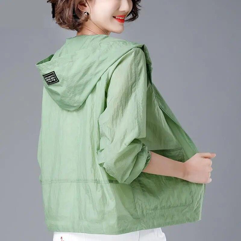 Valenzora | Summer Windbreaker for Women: Style and Comfort